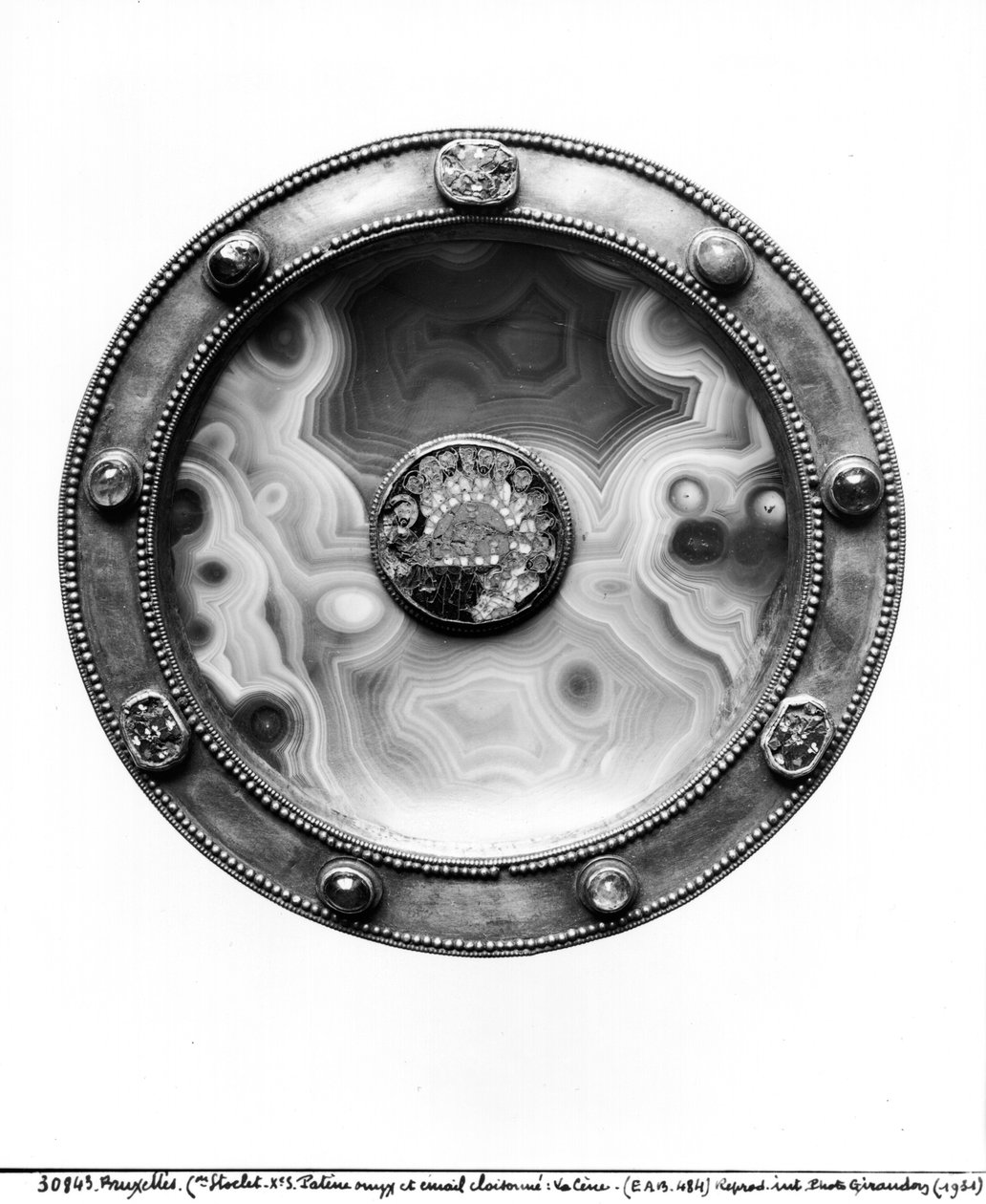 Paten مع ميدالية تصور العشاء الأخير ، القرن التاسع إلى العاشر (onyx und enamel) بواسطة البيزنطية