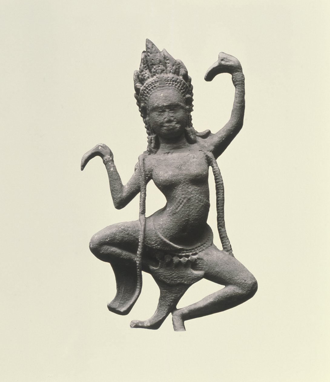 Apsaras الراقصة ، تفاصيل من إفريز ، أواخر القرن الثاني عشر وأوائل القرن الثالث عشر (الحجر) (التفاصيل مع 155540) بواسطة كمبودي كمبودي
