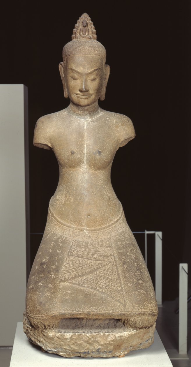 تمثال Jayarajadevi تحت ستار الإله البوذي تارا أو Prajnaparamita (الحجر الرملي) بواسطة المدرسة الكمبودية