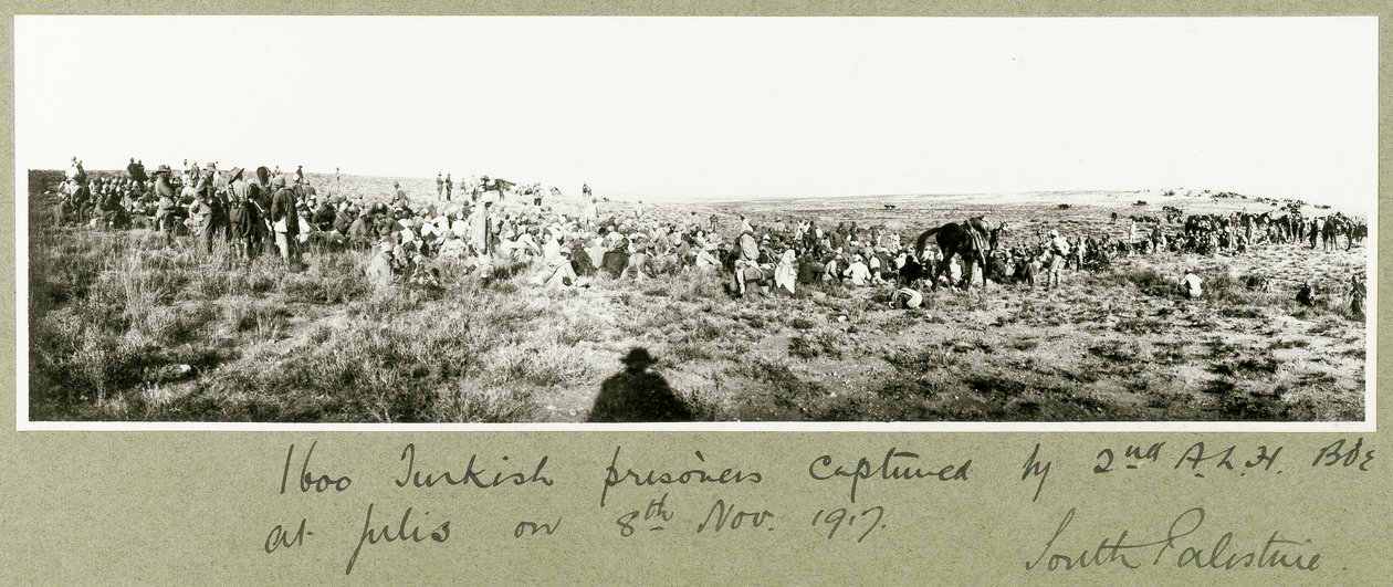 1600 أسير تركي أسر من قبل لواء ALH الثاني ، 8 نوفمبر 1917 بواسطة كابتن. آرثر رودس