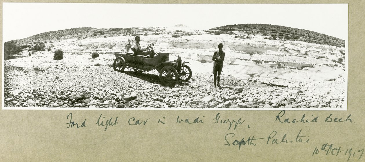 سيارة فورد خفيفة في وادي جوزه ، رشيد بيك ، جنوب فلسطين ، أكتوبر 1917 بواسطة كابتن. آرثر رودس