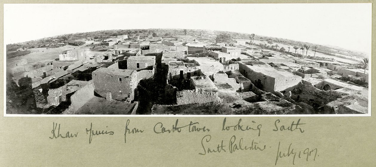 خان يونس من برج القلعة ، جنوب فلسطين ، يوليو 1917 بواسطة كابتن. آرثر رودس