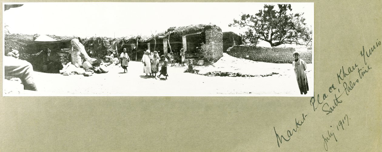 مكان السوق ، خان يونس ، جنوب فلسطين ، يوليو 1917 بواسطة كابتن. آرثر رودس