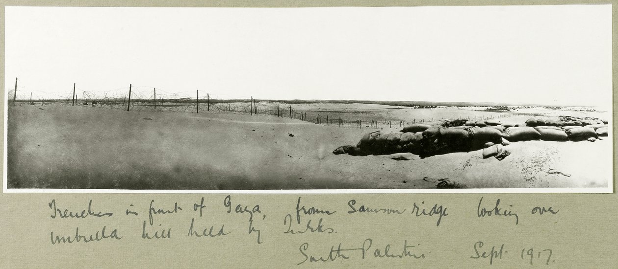 الخنادق أمام غزة ، من سامسون ريدج المطلة على أومبري هيل ، سبتمبر 1917 بواسطة كابتن. آرثر رودس