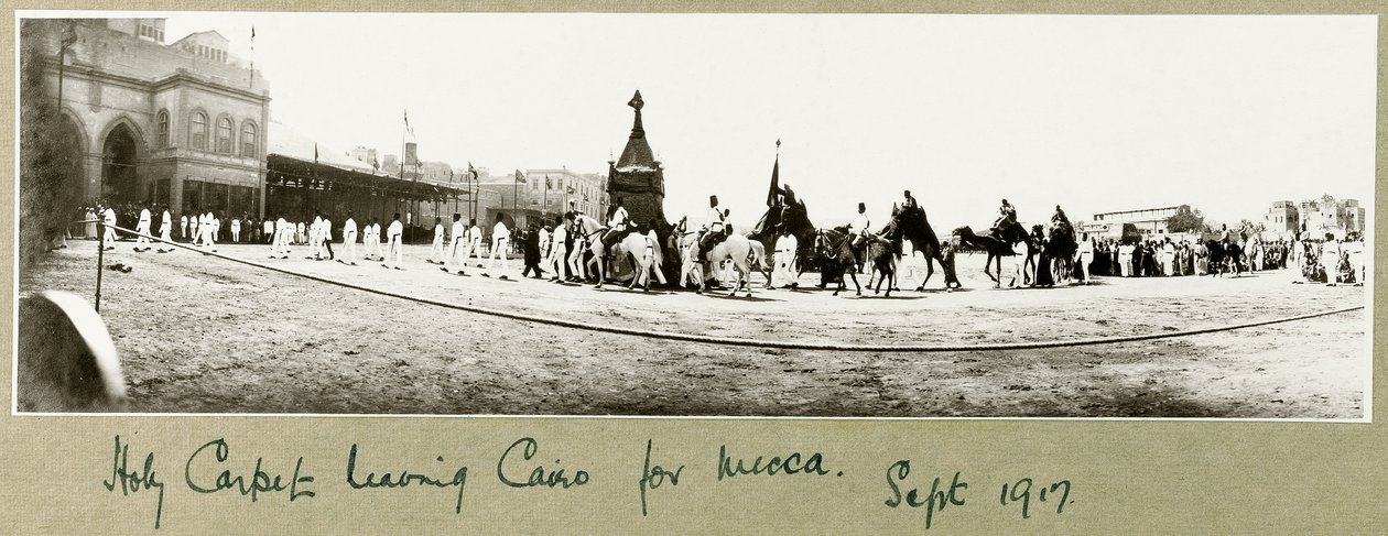 السجاد المقدس يغادر القاهرة إلى مكة ، سبتمبر 1917 بواسطة كابتن. آرثر رودس