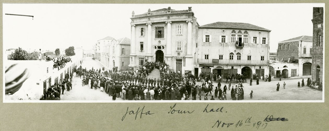 قاعة مدينة يافا ، 16 تشرين الثاني 1917 بواسطة كابتن. آرثر رودس