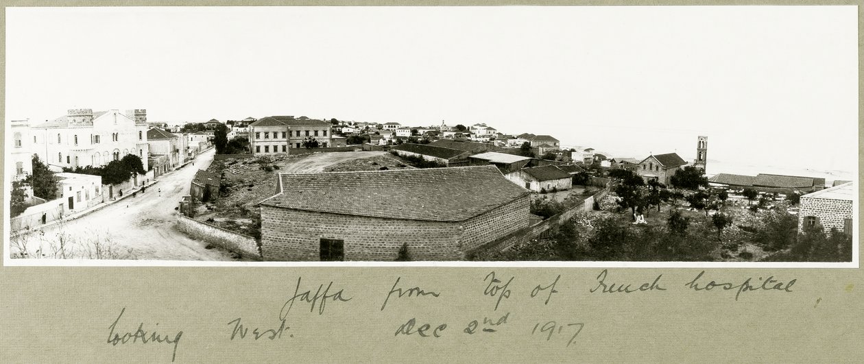يافا من أعلى المستشفى الفرنسي باتجاه الغرب ، 2 ديسمبر 1917 بواسطة كابتن. آرثر رودس