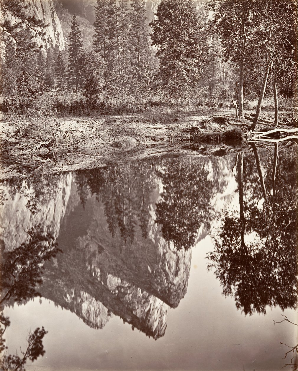 منظر المرآة للأخوة الثلاثة ، يوسمايت ، كاليفورنيا. 1872 ، طبع كاليفورنيا. 1876. بواسطة كارلتون إي واتكينز.