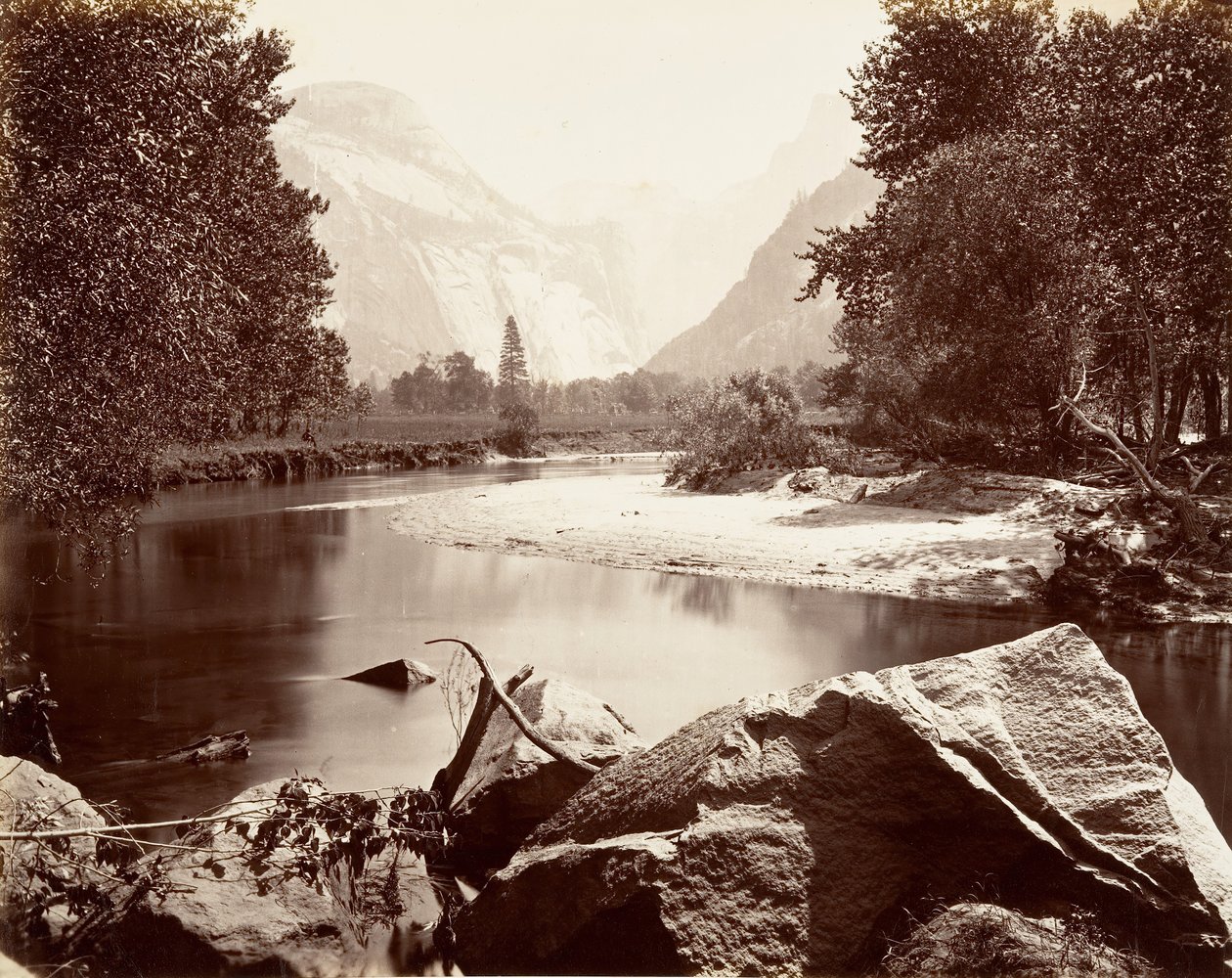 القباب ، يوسمايت ، كاليفورنيا. 1872 ، طبع كاليفورنيا. 1876. بواسطة كارلتون إي واتكينز.