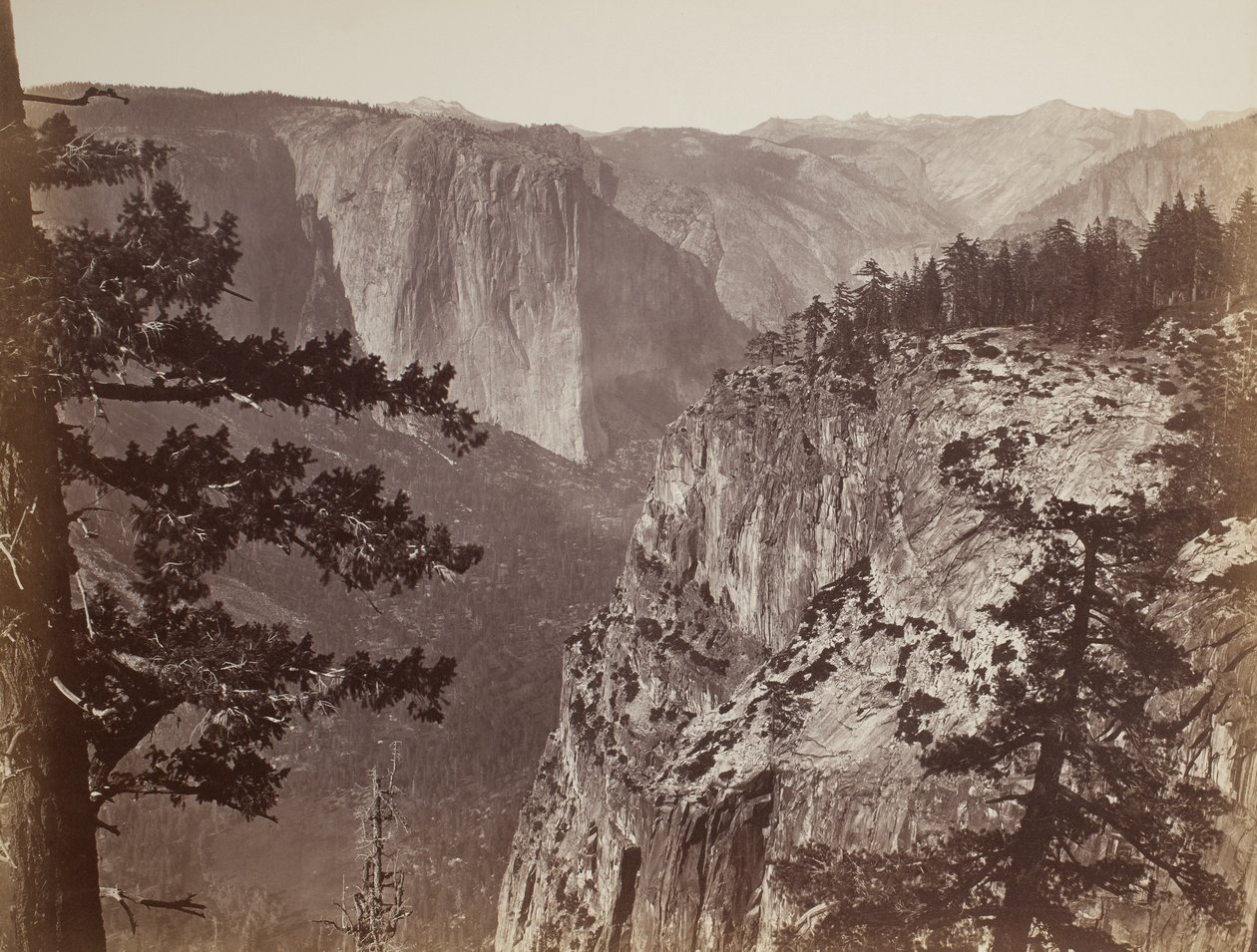 أول منظر لوادي يوسمايت من ممر ماريبوسا ، 1865-1866 بواسطة كارلتون واتكينز