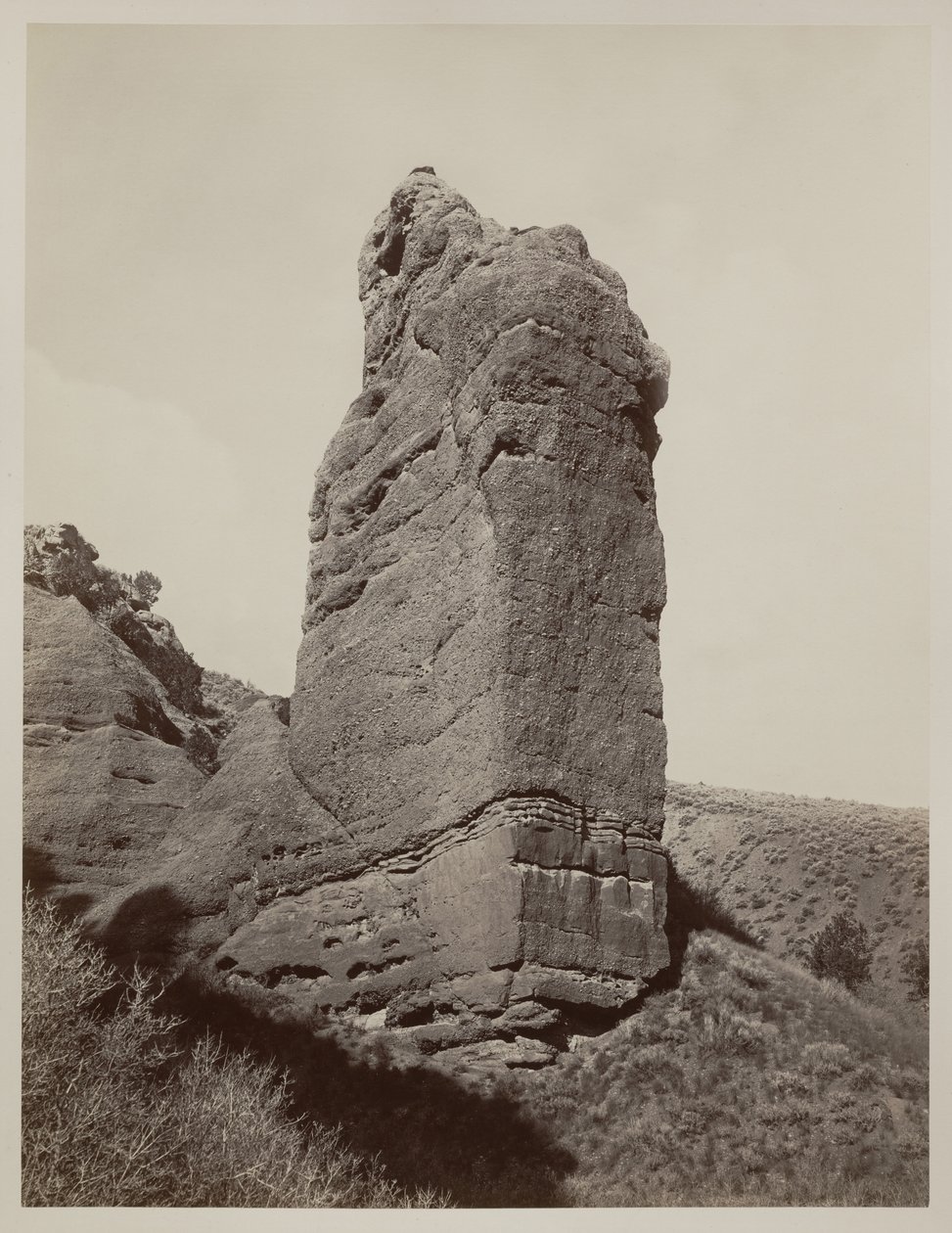 Sentinel Rock ، Echo Canyon ، يوتا ، 1873-1874 بواسطة كارلتون واتكينز
