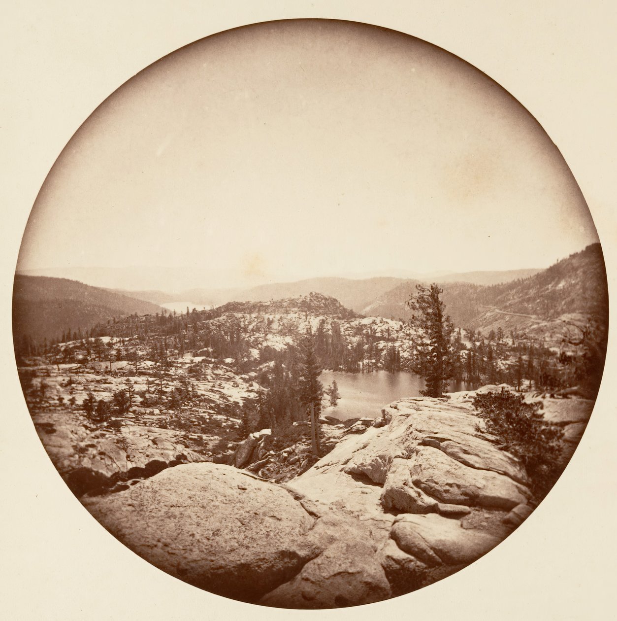 [منتزه يوسمايت الوطني ، كاليفورنيا] ، كاليفورنيا. 1878. بواسطة كارلتون إيمونز واتكينز