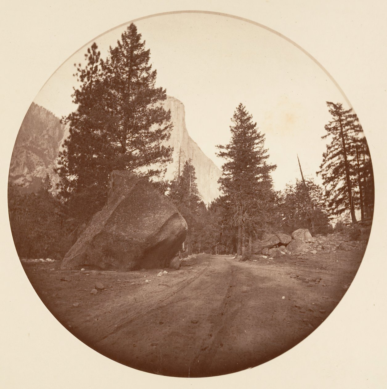 [منتزه يوسمايت الوطني ، كاليفورنيا] ، كاليفورنيا. 1878. بواسطة كارلتون إيمونز واتكينز