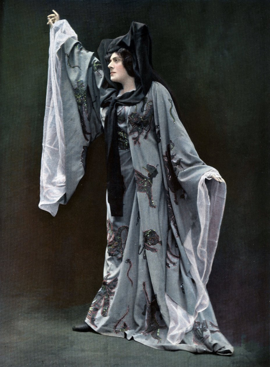 مغني الأوبرا ميريان هيغلون (1867-1942) في دور ليليث في أوبرا "Le fils de l