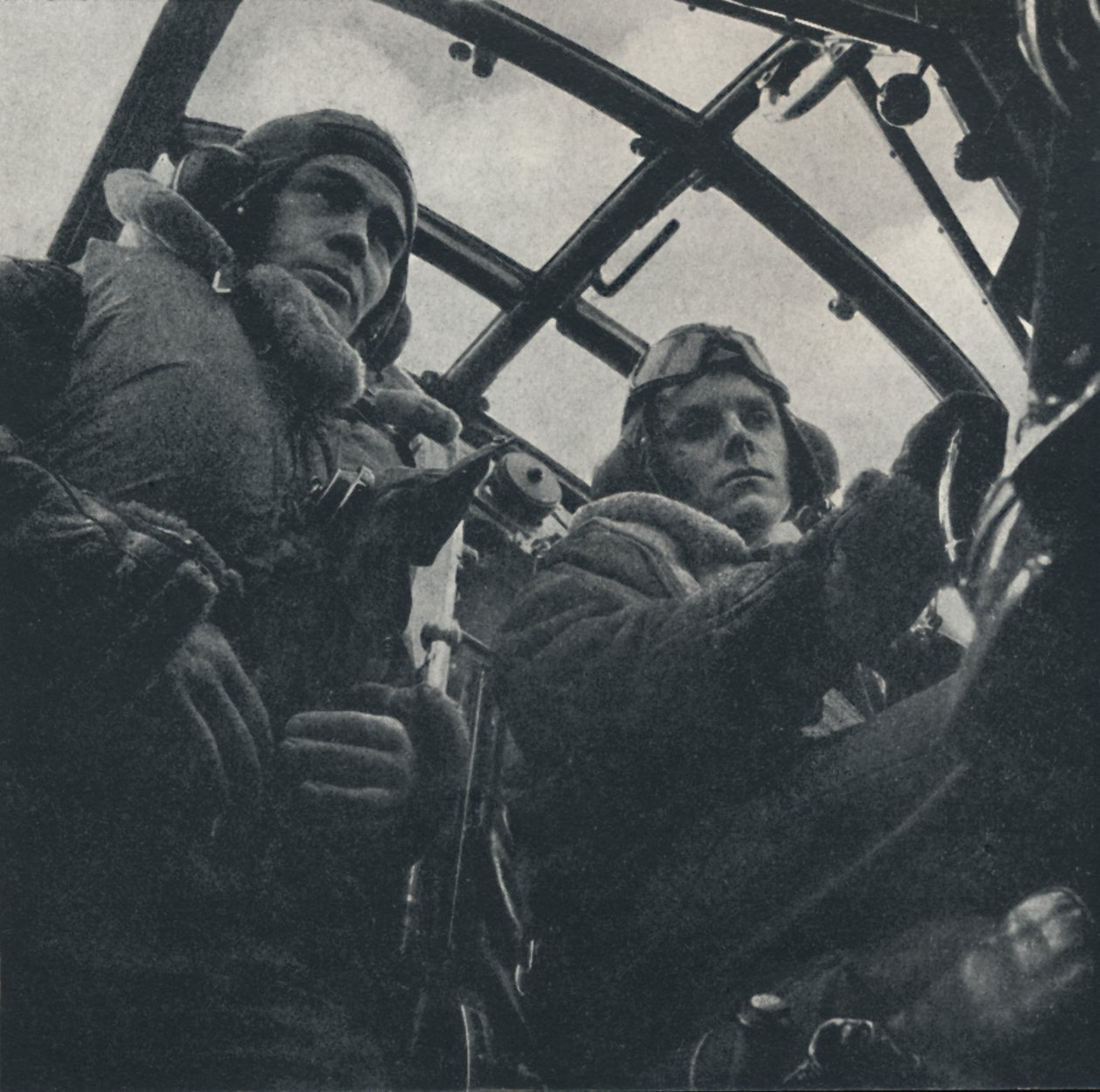 في الضوابط ، 1941 بواسطة سيسيل بيتون
