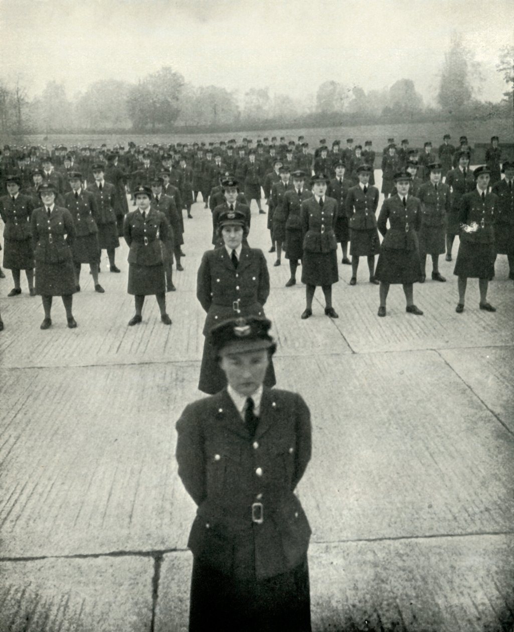 ضباط WAAF في كليتهم التدريس ، c1943. بواسطة سيسيل بيتون