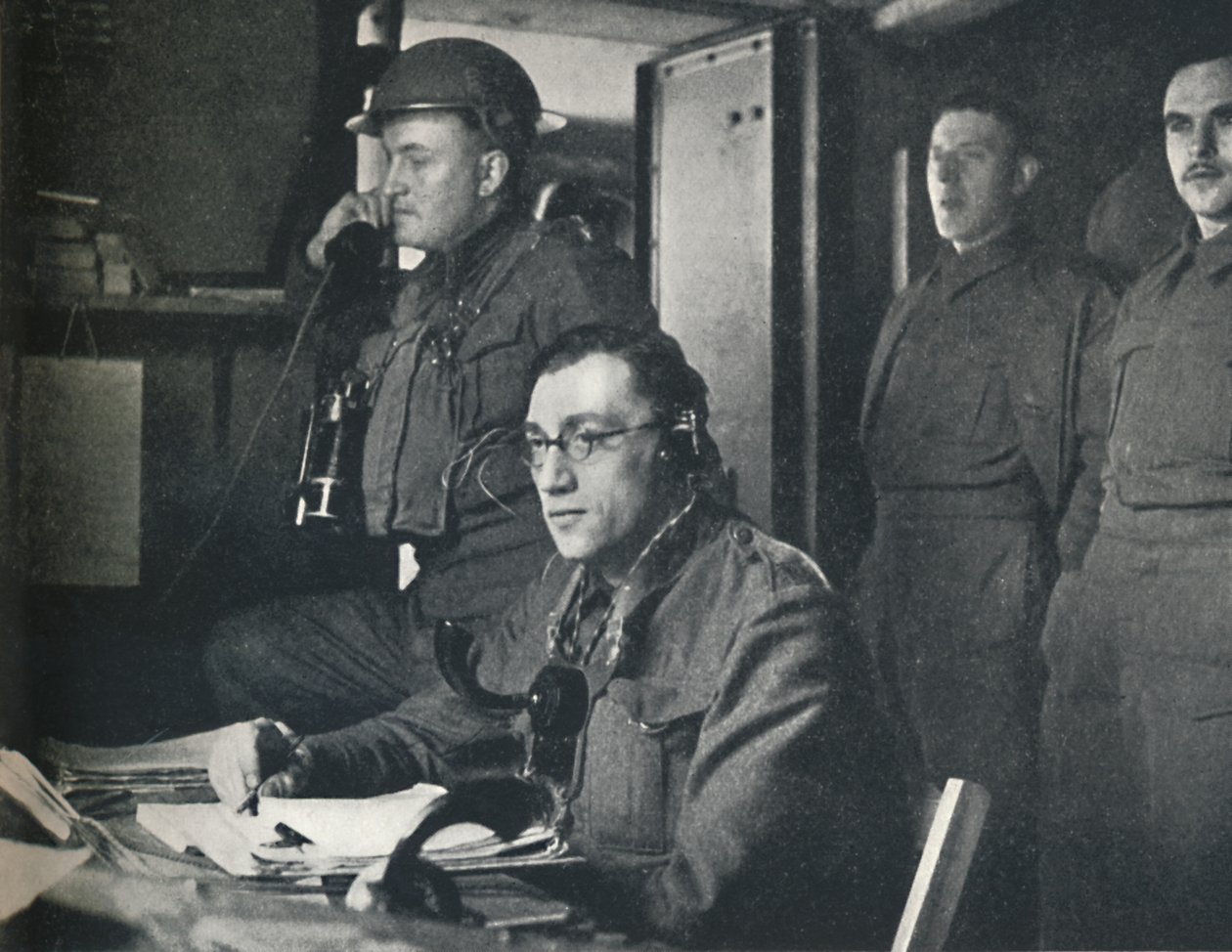 لاسلكي ، 1941 بواسطة سيسيل بيتون