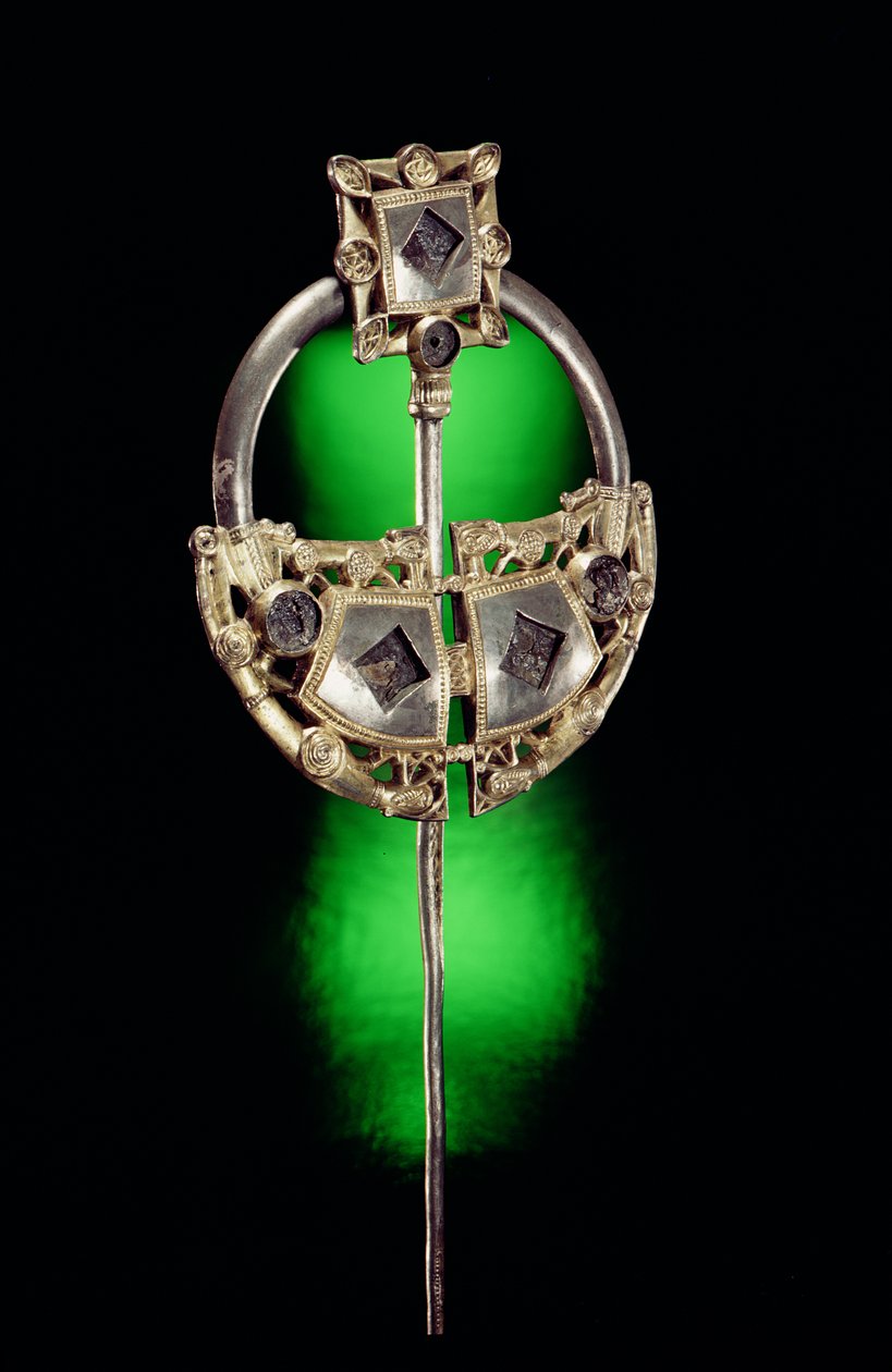 بروش حلقي ، Ardagh Hoard ، Reerasta ، County Limerick ، Viking Age (silver-gilt) بواسطة سلتيك