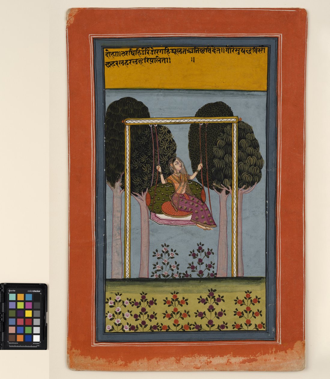 A woman in a swing, c.1800 (opaque watercolor and gold on paper) بواسطة المدرسة المركزية الهندية