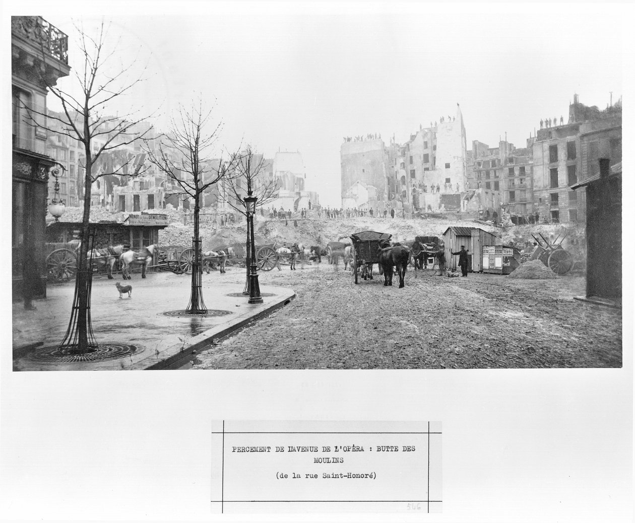 بناء شارع de l&39;Opera ، butte des Moulins ، من شارع Saint-Honore ، باريس ، 1858-1878 بواسطة تشارلز مارفيل