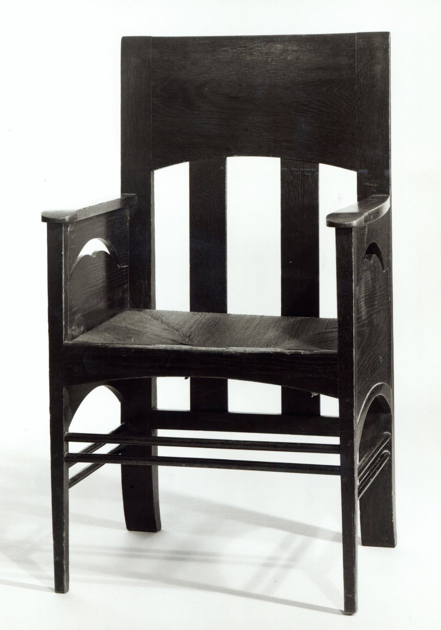 كرسي بذراعين ، c.1897 (خشب بلوط مصبوغ داكن مع مقعد راش وألواح جانبية مثقوبة) بواسطة تشارلز ريني ماكينتوش