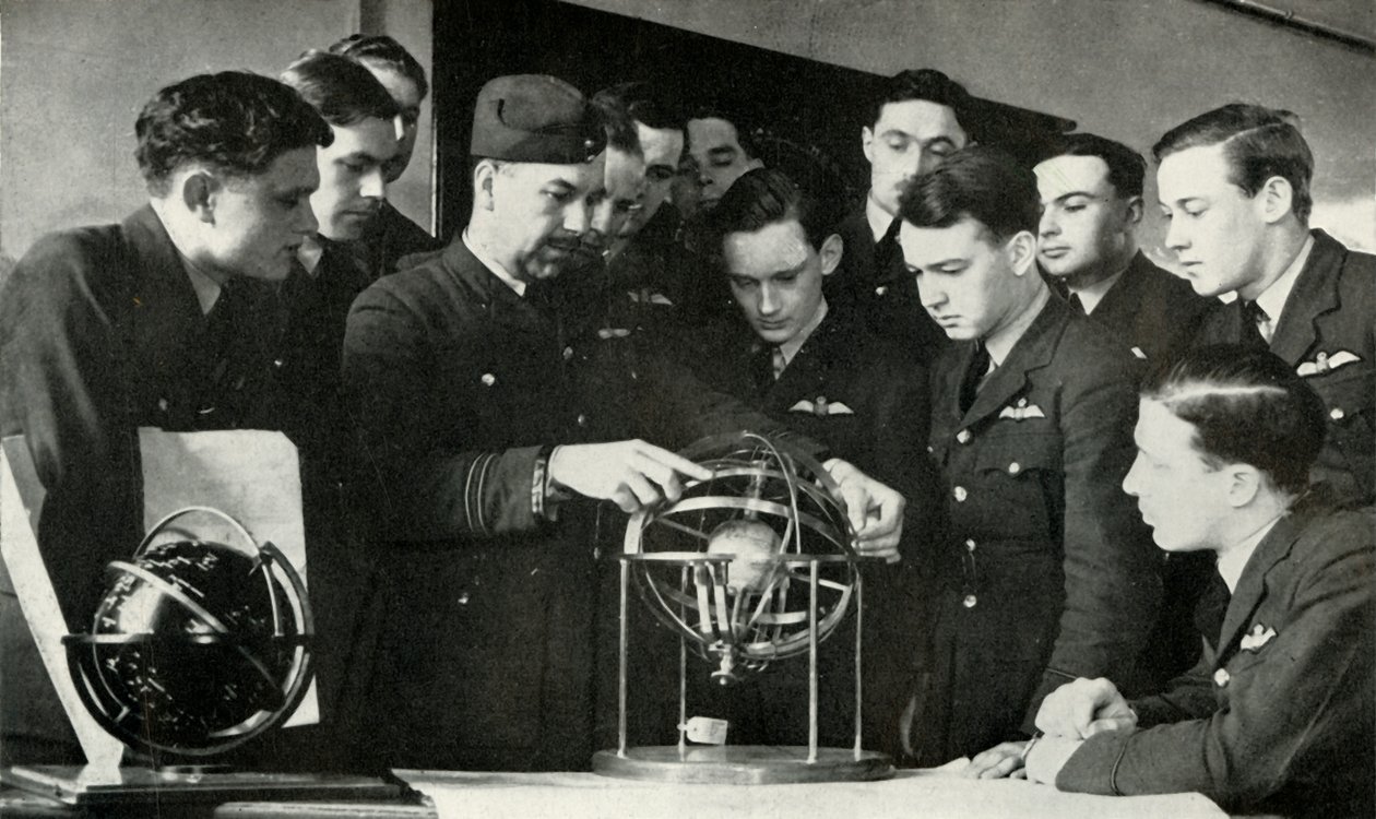 أفراد سلاح الجو الملكي البريطاني يتعلمون الملاحة خلال الحرب العالمية الثانية ، 1941. بواسطة تشارلز براون