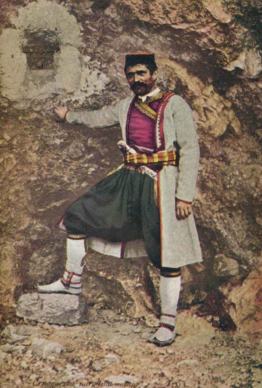 الجبل الأسود في زي الأعياد ، c1913 بواسطة Charles JS Makin