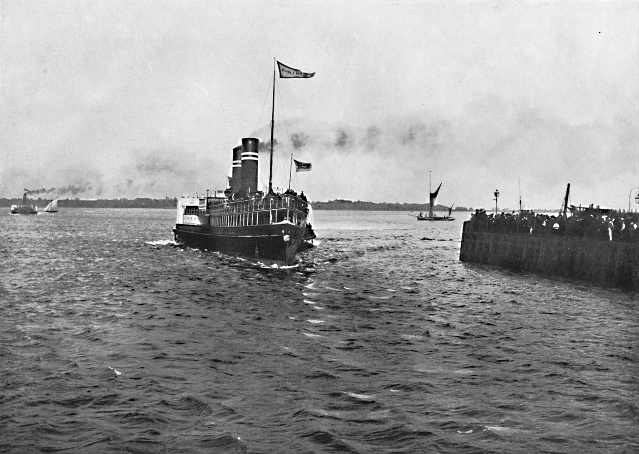 The Koh-I-Noor Nearing Harwich، c1896 بواسطة تشيستر فوغان