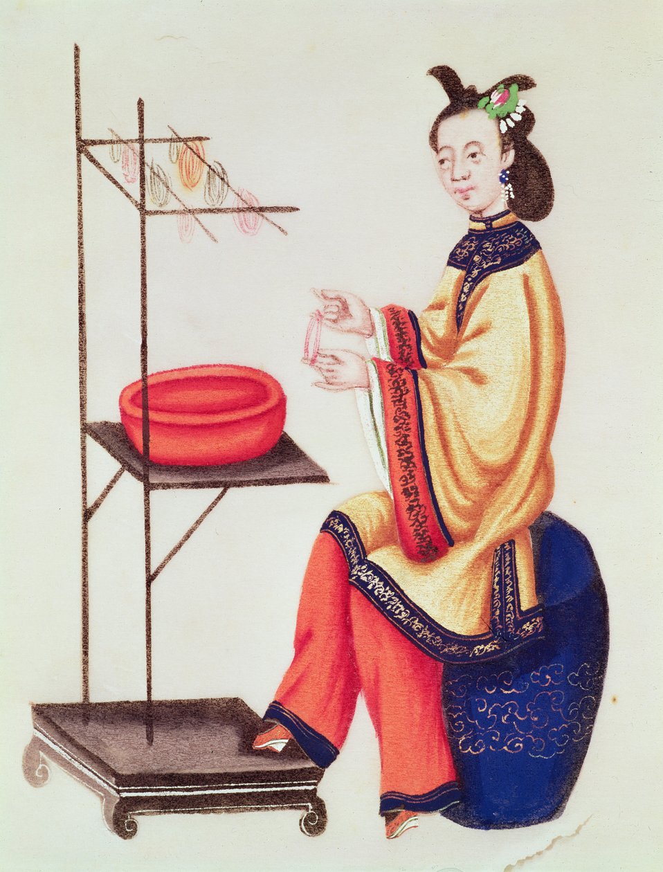 امرأة صينية تصنع بكرة ، فترة تشيان لونغ (1736-96) بواسطة المدرسة الصينية