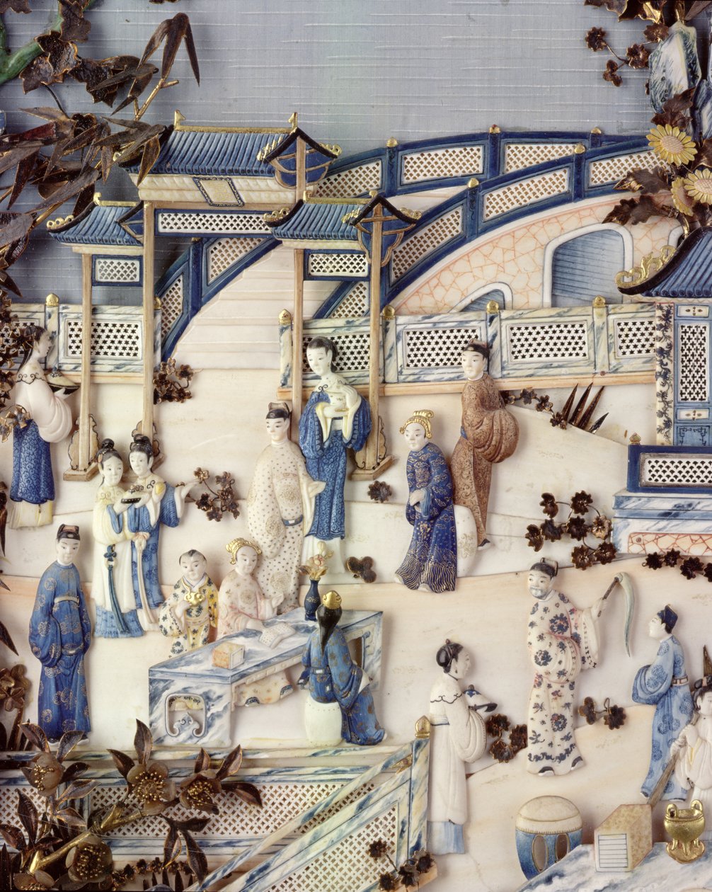 تفاصيل من لوحة تصور شخصيات على شرفة ، فترة تشيان لونغ ، 1736-1795 (العاج متعدد الألوان) (انظر 203572) بواسطة المدرسة الصينية