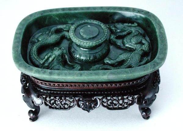 كأس إمبراطوري ، Qianlong (الحجر والخشب) (انظر أيضًا 193853) بواسطة المدرسة الصينية المدرسة الصينية