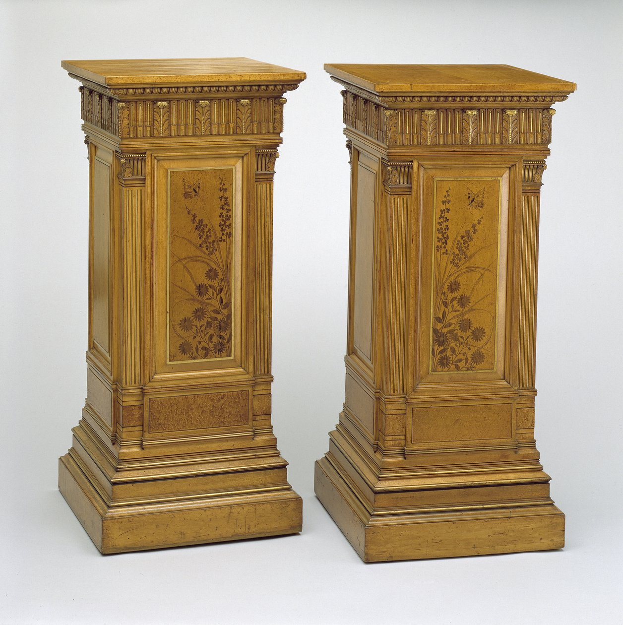 Pedestal بواسطة كريستيان وجوستاف هيرتر