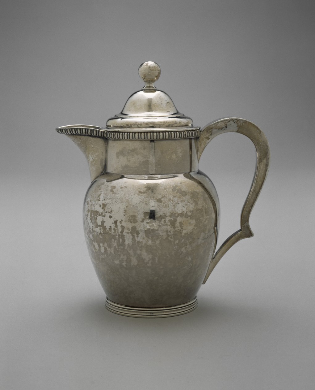 إبريق مغطى ، ج. 1809-1814 (فضي) بواسطة تشرشل وتريدويل