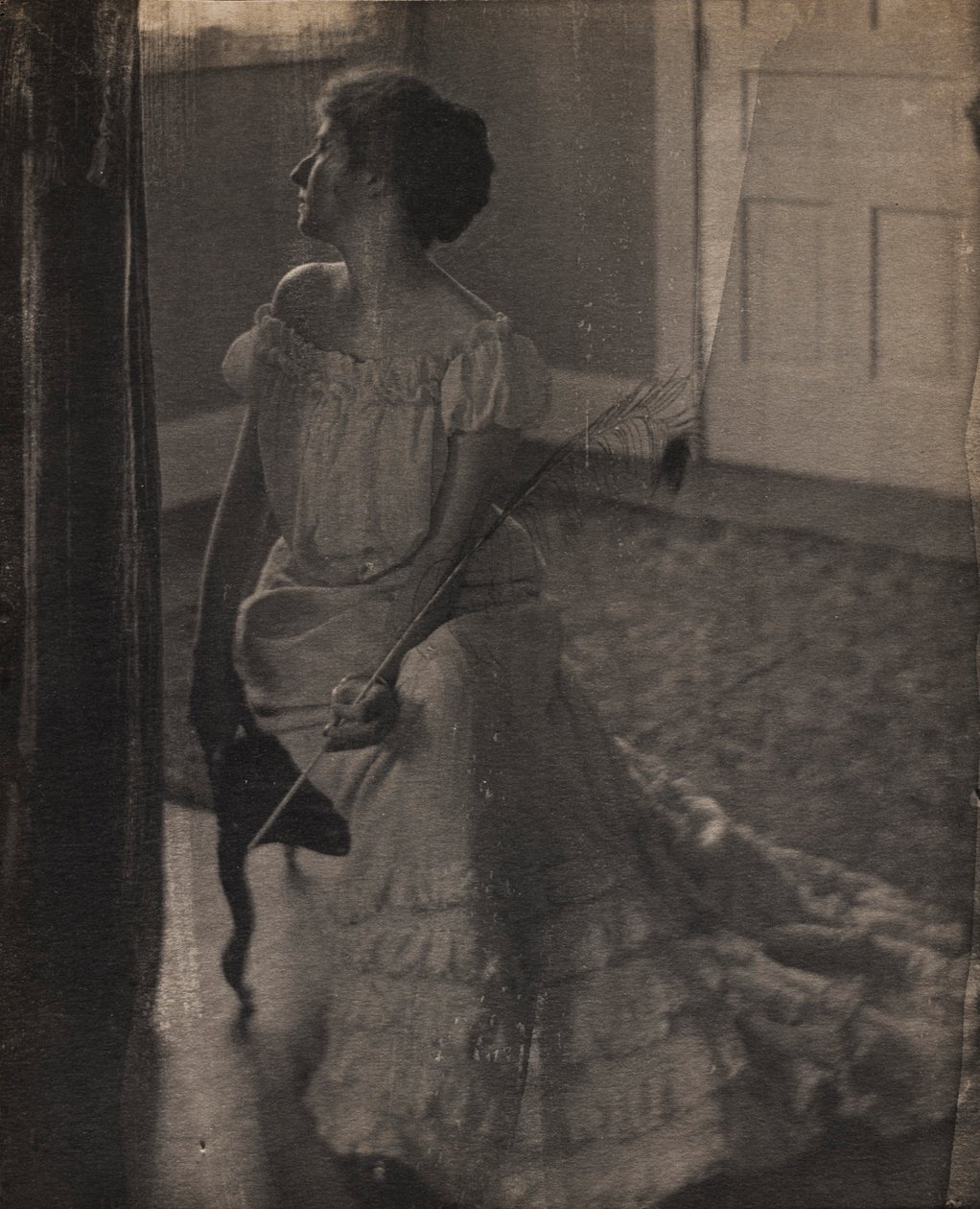 ريشة الطاووس ، ج. 1902. بواسطة كلارنس هـ. وايت