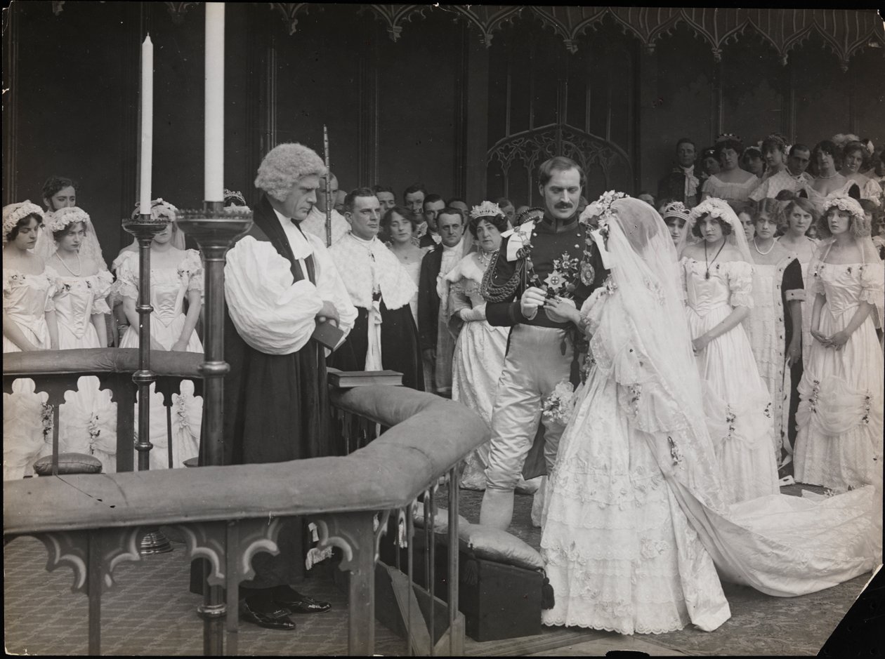 صورة ثابتة من فيلم Sixty Years a Queen ، حوالي عام 1914 (صورة بالأبيض والأسود) بواسطة شركة بايرون