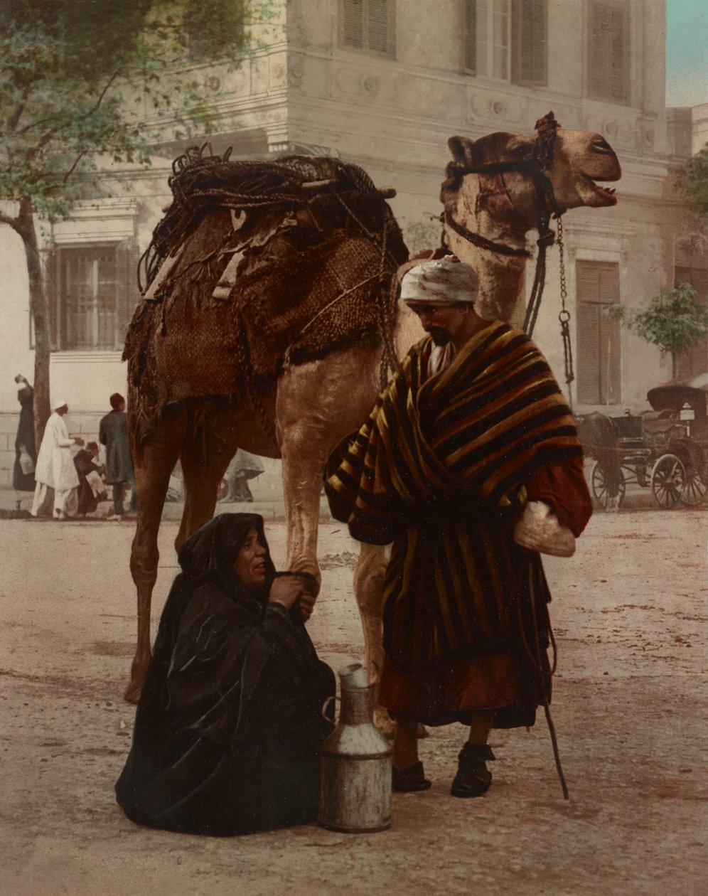 بدوي وزوجته في السوق بواسطة شركة فوتوجلوب
