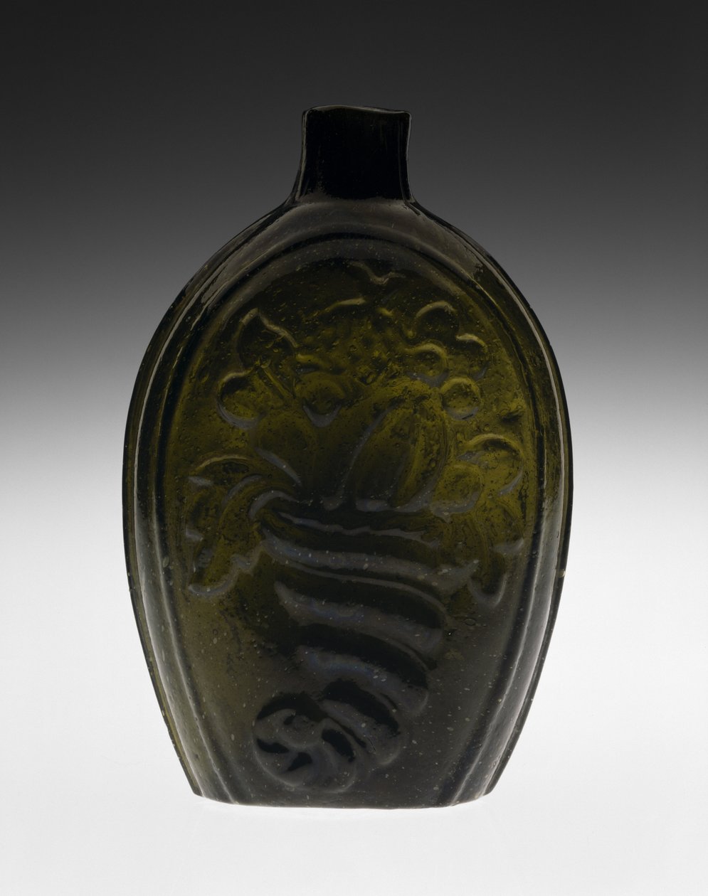 قارورة مجسمة ، ربما 1820 (زجاج غير رصاصي) بواسطة أعمال كوفنتري للزجاج