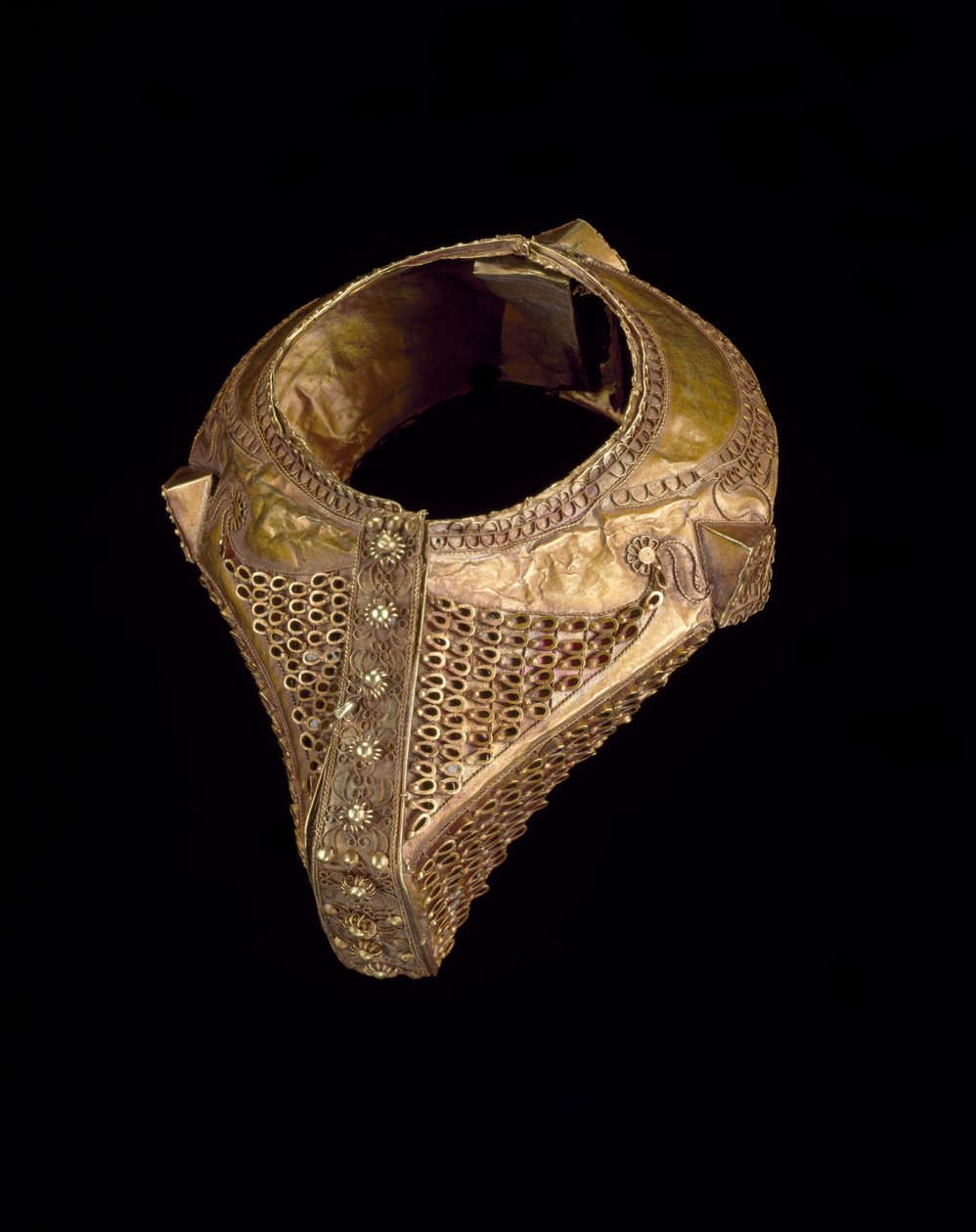 سوار الزفاف (Gelang Gadang podang) ، أواخر القرن التاسع عشر وأوائل القرن العشرين (مطروق بالذهب مع الصغر والحبيبات) بواسطة ثقافة مينانجكاباو