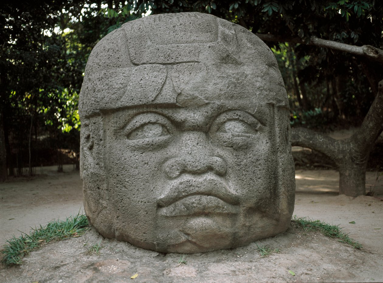 رأس ضخم بواسطة ثقافة Olmec