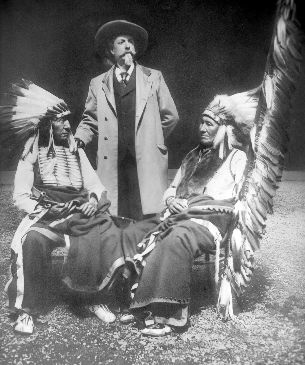 وليام ف. كودي مع Red Cloud و American Horse بواسطة ديفيد فرانسيس باري