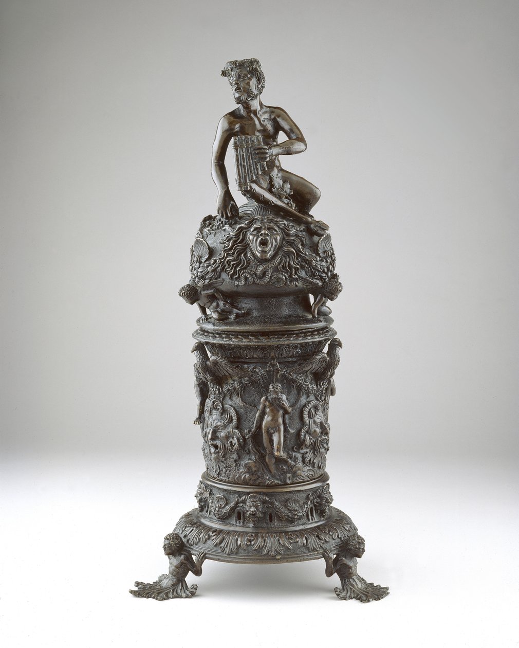 مبخرة عطور ، سي 1530-40 (برونزي) بواسطة Desiderio da Firenze