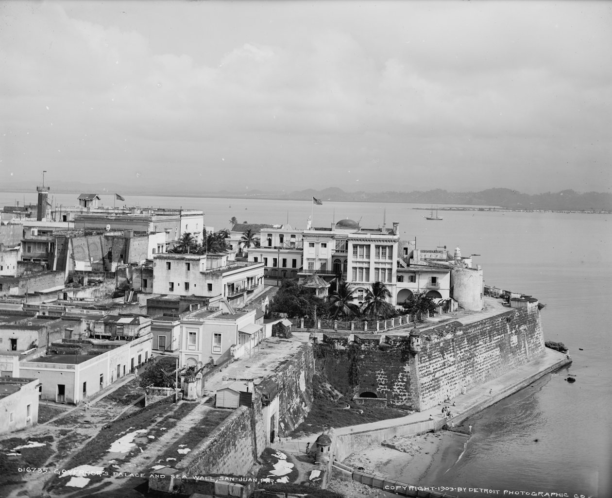 قصر الحاكم وجدار البحر ، سان خوان ، بورتوريكو ، c.1903 بواسطة شركة ديترويت للنشر
