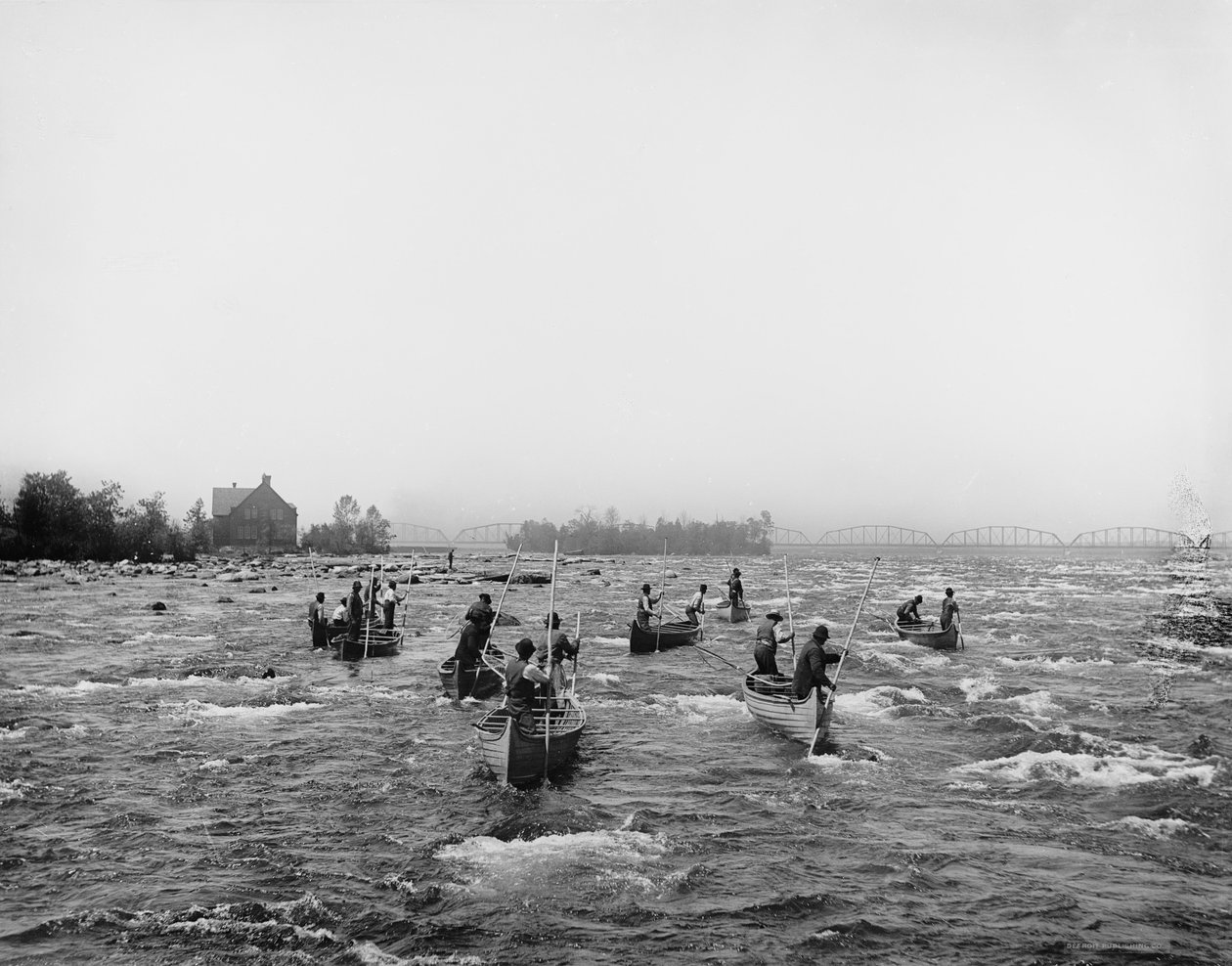 هنود يصيدون في منحدرات النهر ، سولت سانت ماري ، ميشيغان ، c.1900 بواسطة شركة ديترويت للنشر