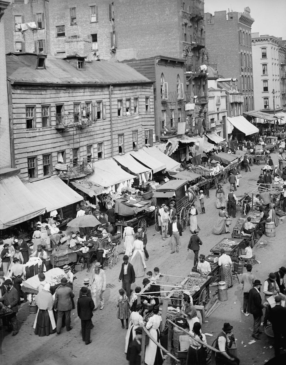 السوق اليهودية على الجانب الشرقي ، نيويورك ، نيويورك ، 1890-1901 بواسطة شركة ديترويت للنشر