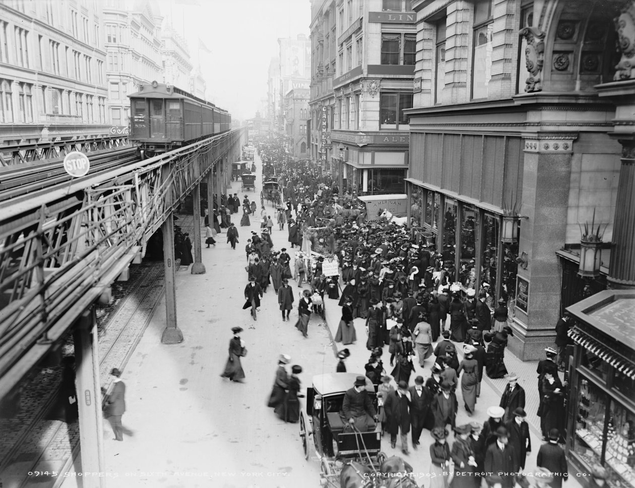 المتسوقون في الجادة السادسة ، مدينة نيويورك ، c.1903 بواسطة شركة ديترويت للنشر