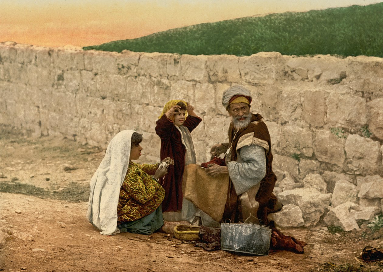 صانع الأحذية المتجول في القدس ، الأرض المقدسة ، حوالي عام 1890 - عام 1900 (طباعة ضوئية) بواسطة شركة ديترويت للتصوير
