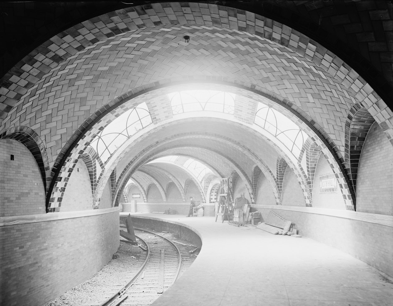 محطة مترو أنفاق City Hall ، نيويورك ، c.1904 (b / w photo) بواسطة شركة ديترويت للنشر