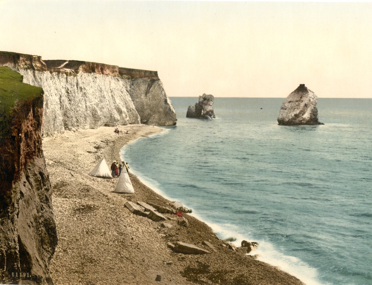 قوس خليج المياه العذبة و Stag Rocks ، جزيرة وايت ، إنجلترا ، c.1900 بواسطة شركة ديترويت للنشر