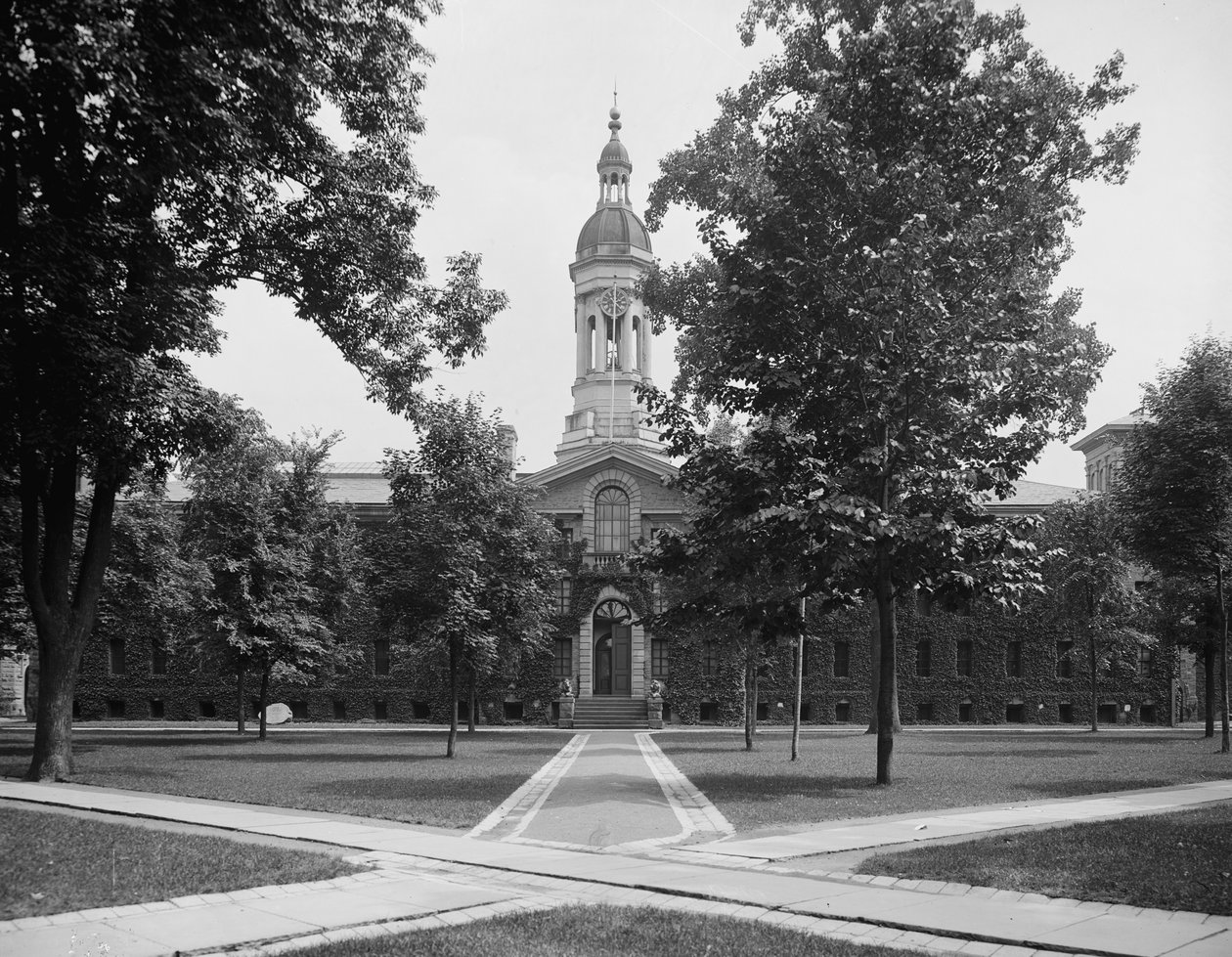 قاعة ناسو ، جامعة برينستون ، نيوجيرسي ، ج 1903 بواسطة شركة ديترويت للنشر