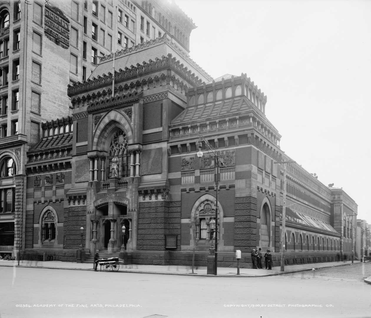 أكاديمية بنسلفانيا للفنون الجميلة ، فيلادلفيا ، بنسلفانيا ، عام 1900 (صورة b / w) بواسطة شركة ديترويت للنشر
